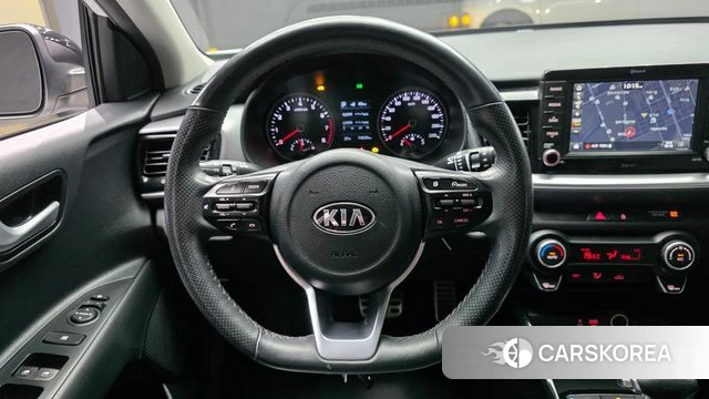 Kia Stonic 2018 Белый из Кореи, фото 3