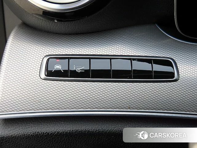 Mercedes-Benz E-Class W213 2018 Серебряный из Кореи, фото 3