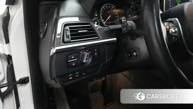 BMW 6 Series (F12) 2018 Белый из Кореи, фото 3