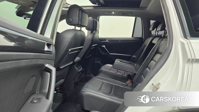 Volkswagen Tiguan second Generation 2020 Белый из Кореи, фото 3