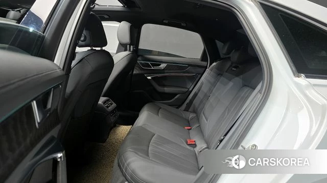 Audi A6 (C8) 2021 Белый из Кореи, фото 3