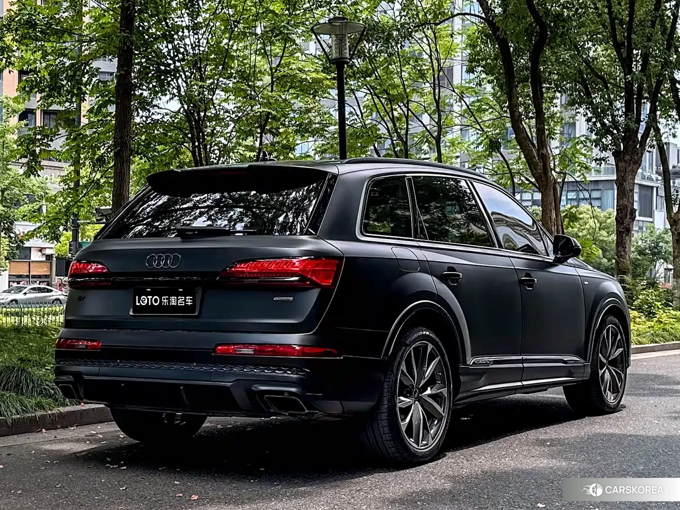 Audi Q7 2025 Черный из Китая, фото 3