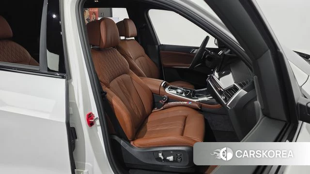 BMW X7 (G07) 2025 Белый из Кореи, фото 3