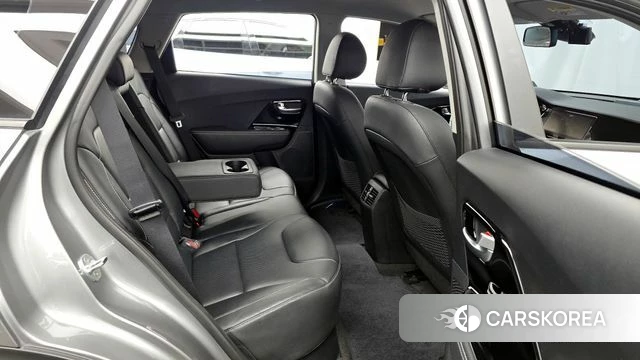 Kia Niro EV 2021 Серебристо-серый из Кореи, фото 3