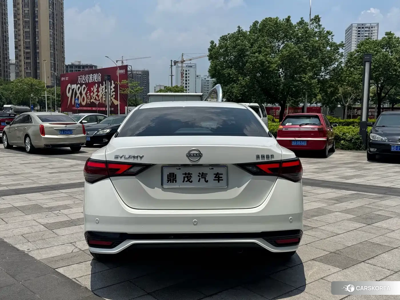 Nissan Sylphy 2023 Белый из Китая, фото 3