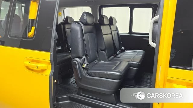 Hyundai Staria 2022 Желтый из Кореи, фото 3