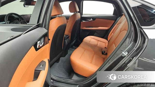 Kia The New K3 2nd generation 2023 Серый из Кореи, фото 3