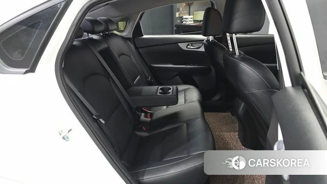 Kia The New K3 2nd generation 2022 Белый из Кореи, фото 3