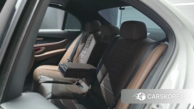 Mercedes-Benz E-Class W213 2022 Белый из Кореи, фото 3