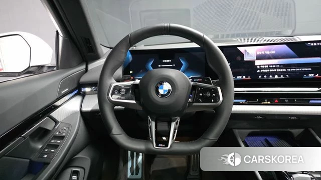 BMW 5 Series (G60) 2024 Белый из Кореи, фото 3