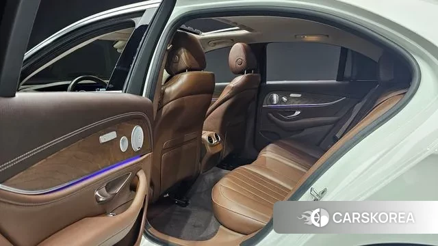 Mercedes-Benz E-Class W213 2020 Белый из Кореи, фото 3