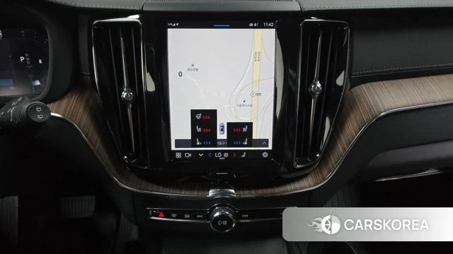 Volvo XC60 second Generation 2021 Белый из Кореи, фото 3