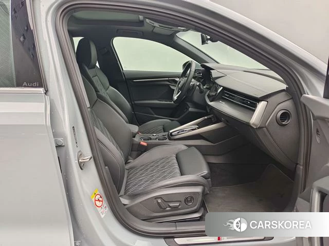 Audi A3 2024 Серебристо-серый из Китая, фото 3