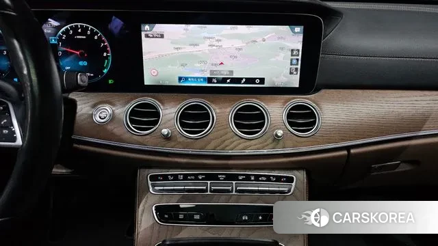 Mercedes-Benz E-Class W213 2021 Белый из Кореи, фото 3