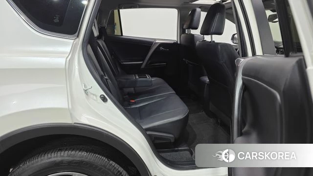 Toyota RAV4 2018 Белый из Кореи, фото 3