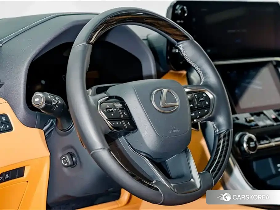 Lexus LX 2025 Белый из Китая, фото 3
