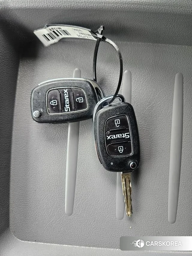 Hyundai The New Grand Starex 2019 Серебристо-серый из Кореи, фото 3