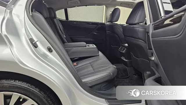 Lexus ES300h 7th generation 2021 Серебристо-серый из Кореи, фото 3