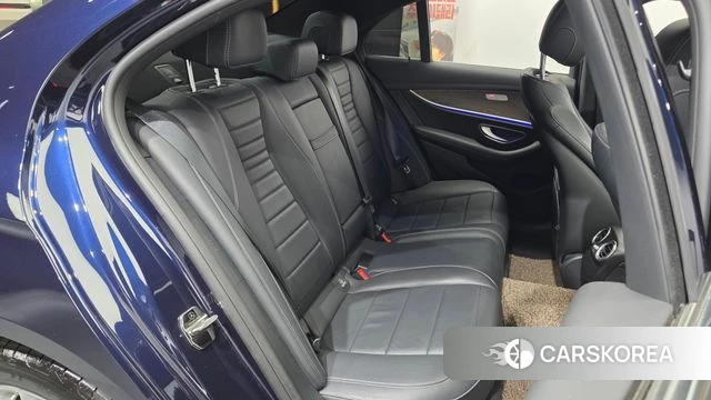 Mercedes-Benz E-Class W213 2021 Синий из Кореи, фото 3