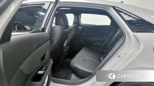 Hyundai The New Avante (CN7) 2023 Серебристо-серый из Кореи, фото 3