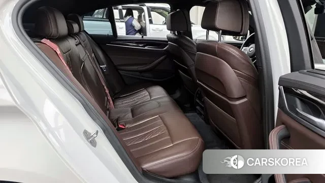 BMW 5 Series (G30) 2022 Белый из Кореи, фото 3