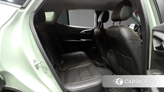 Chevrolet (GM Daewoo) Trax Crossover 2024 Светло-зеленый из Кореи, фото 3