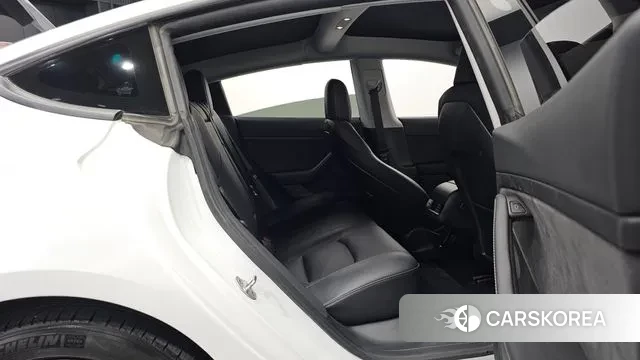 Tesla Model 3 2021 Белый из Кореи, фото 3