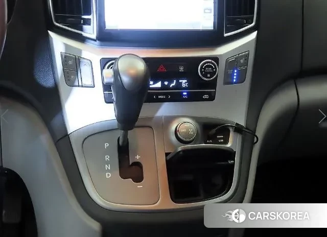 Hyundai The New Grand Starex 2018 Белый из Кореи, фото 3