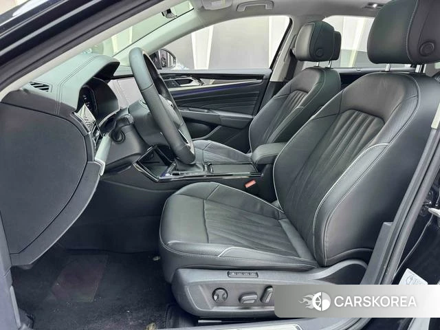 Volkswagen Passat 2023 Черный из Китая, фото 3