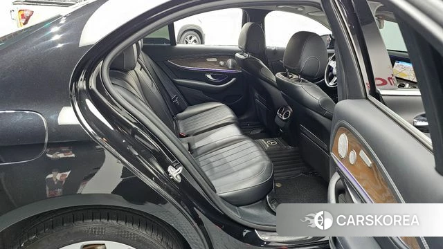 Mercedes-Benz E-Class W213 2018 Черный из Кореи, фото 3