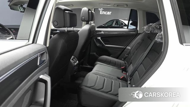 Volkswagen Tiguan second Generation 2024 Белый из Кореи, фото 3