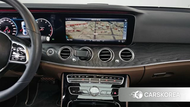 Mercedes-Benz E-Class W213 2018 Белый из Кореи, фото 3