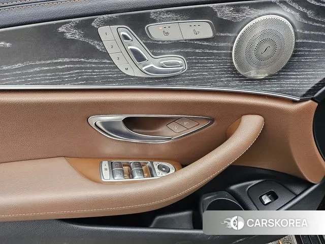 Mercedes-Benz E-Class W213 2022 Серый из Кореи, фото 3