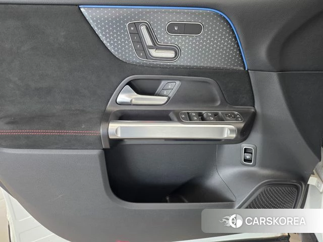 Mercedes-Benz GLB-Class X247 2025 Белый из Кореи, фото 3