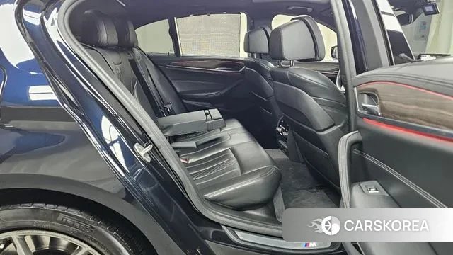 BMW 5 Series (G30) 2018 Черный из Кореи, фото 3