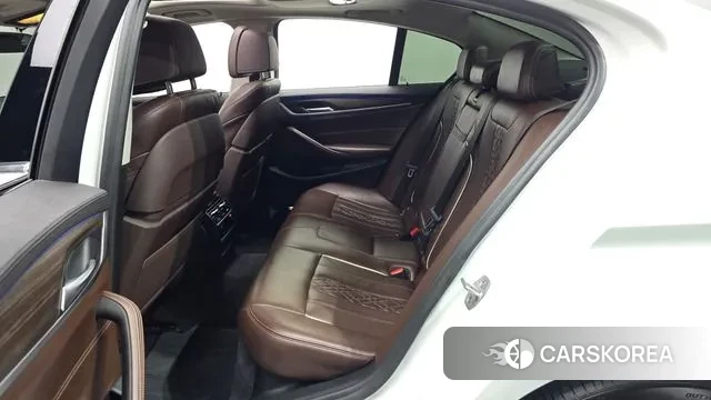 BMW 5 Series (G30) 2018 Белый из Кореи, фото 3