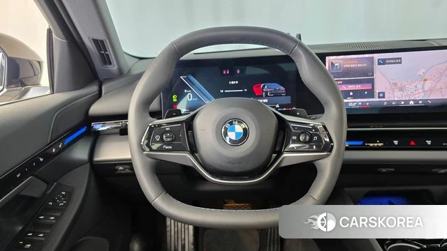 BMW 5 Series (G60) 2024 Черный из Кореи, фото 3