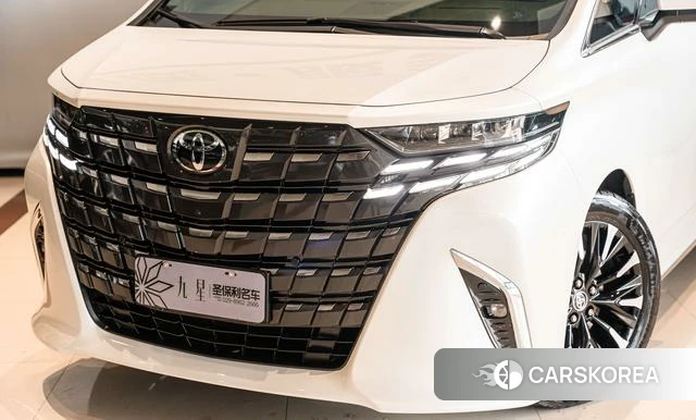 Toyota Elfa 2024 Белый из Китая, фото 3