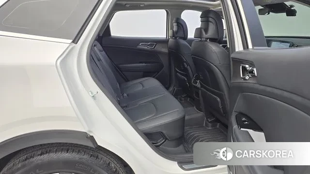 Kia Sportage 5th Generation Hybrid 2023 Белый из Кореи, фото 3