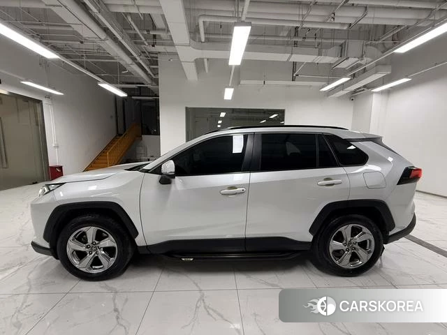Toyota RAV4 Rongfang 2023 Белый из Китая, фото 3