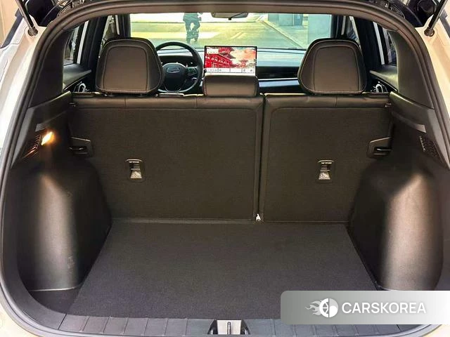 Geely Automobile Binyue 2025 Белый из Китая, фото 3