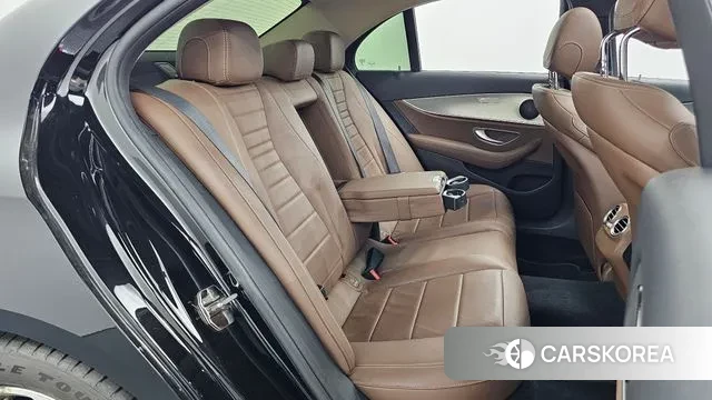 Mercedes-Benz E-Class W213 2019 Черный из Кореи, фото 3