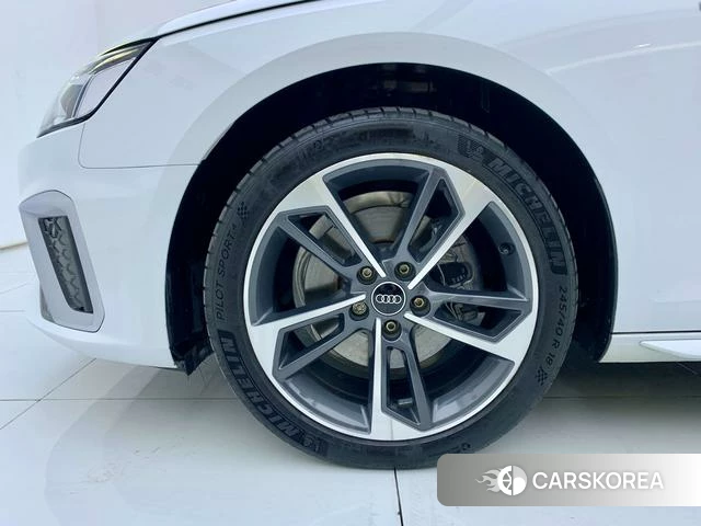 Audi A4L 2023 Белый из Китая, фото 3