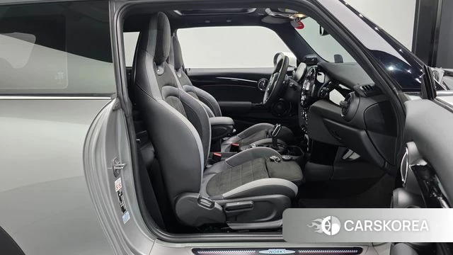 Mini Cooper S 2023 Серебряный из Кореи, фото 3