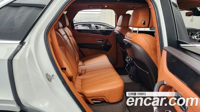 Bentley Bentayga 2019 Белый из Кореи, фото 3
