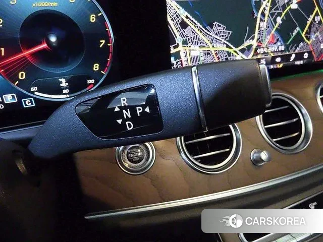 Mercedes-Benz E-Class W213 2022 Белый из Кореи, фото 3