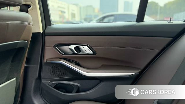 BMW 3 series 2022 Черный из Китая, фото 3