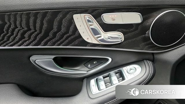 Mercedes-Benz C-Class W205 2018 Черный из Кореи, фото 3