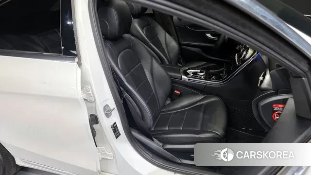 Mercedes-Benz C-Class W205 2019 Белый из Кореи, фото 3