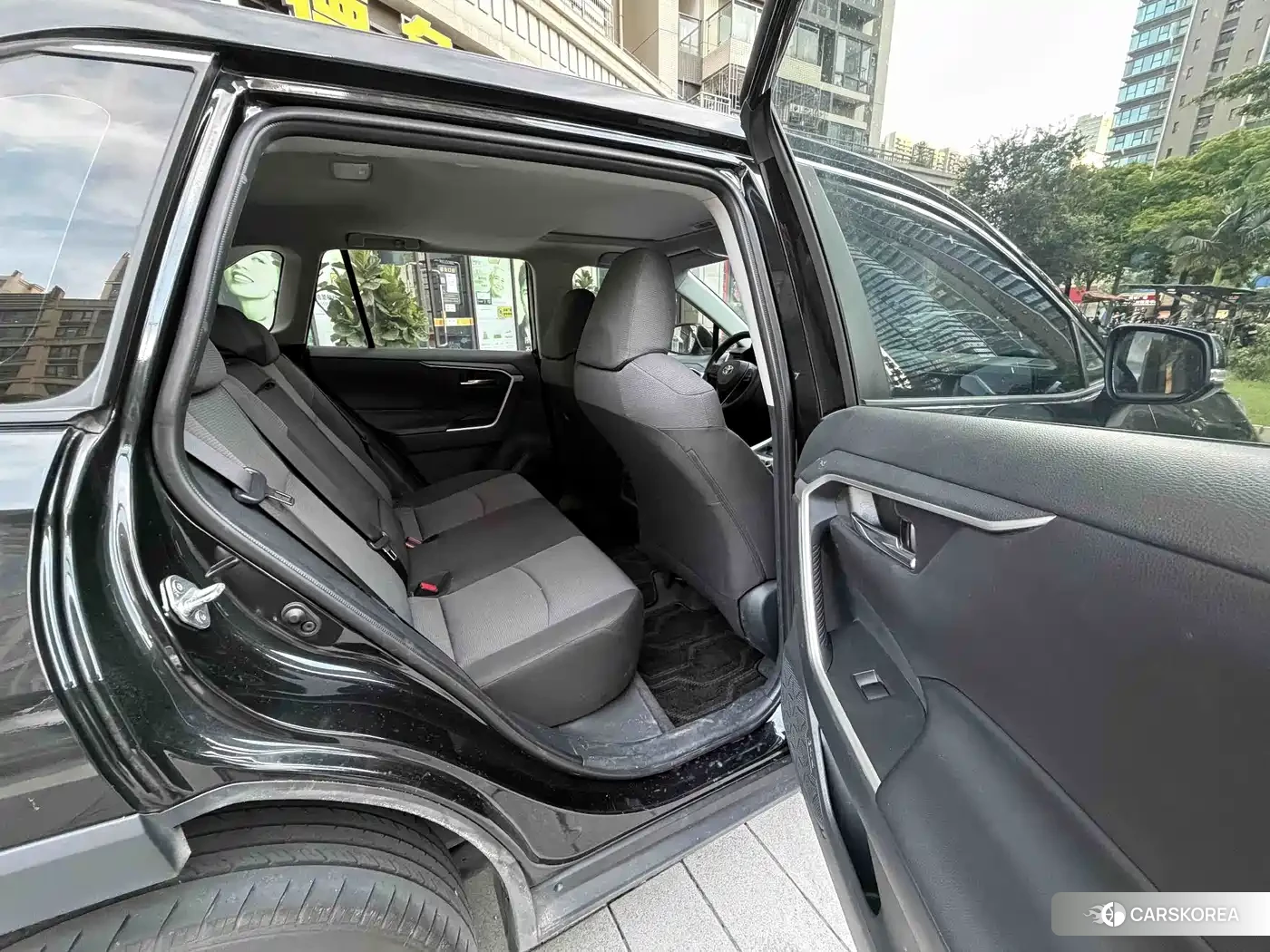 Toyota RAV4 2024 Черный из Китая, фото 3